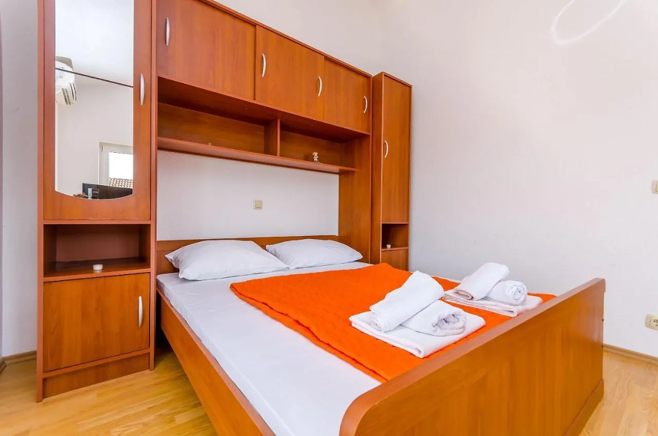 Apartments Tily Trogir