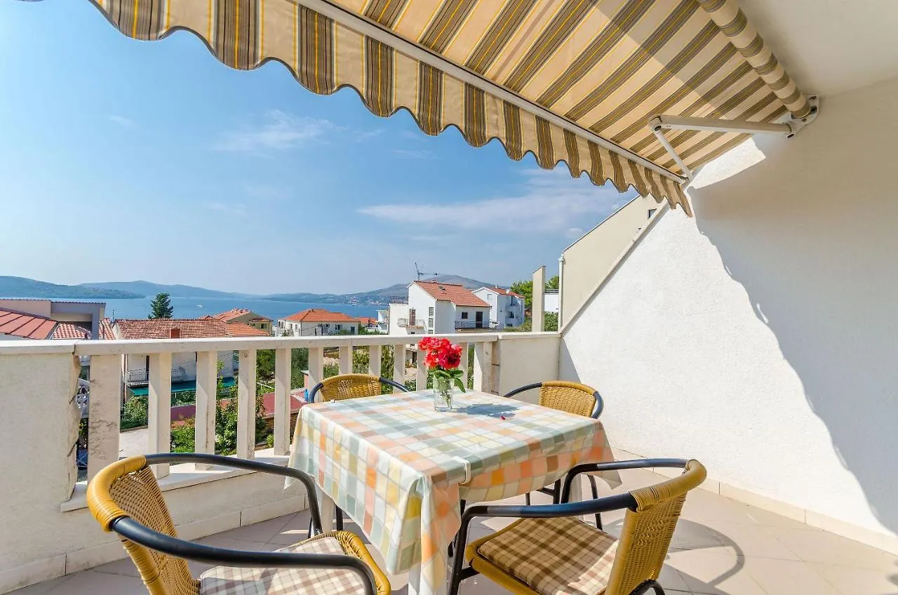 Apartments Tily Trogir