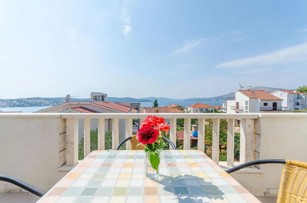 Apartments Tily Trogir