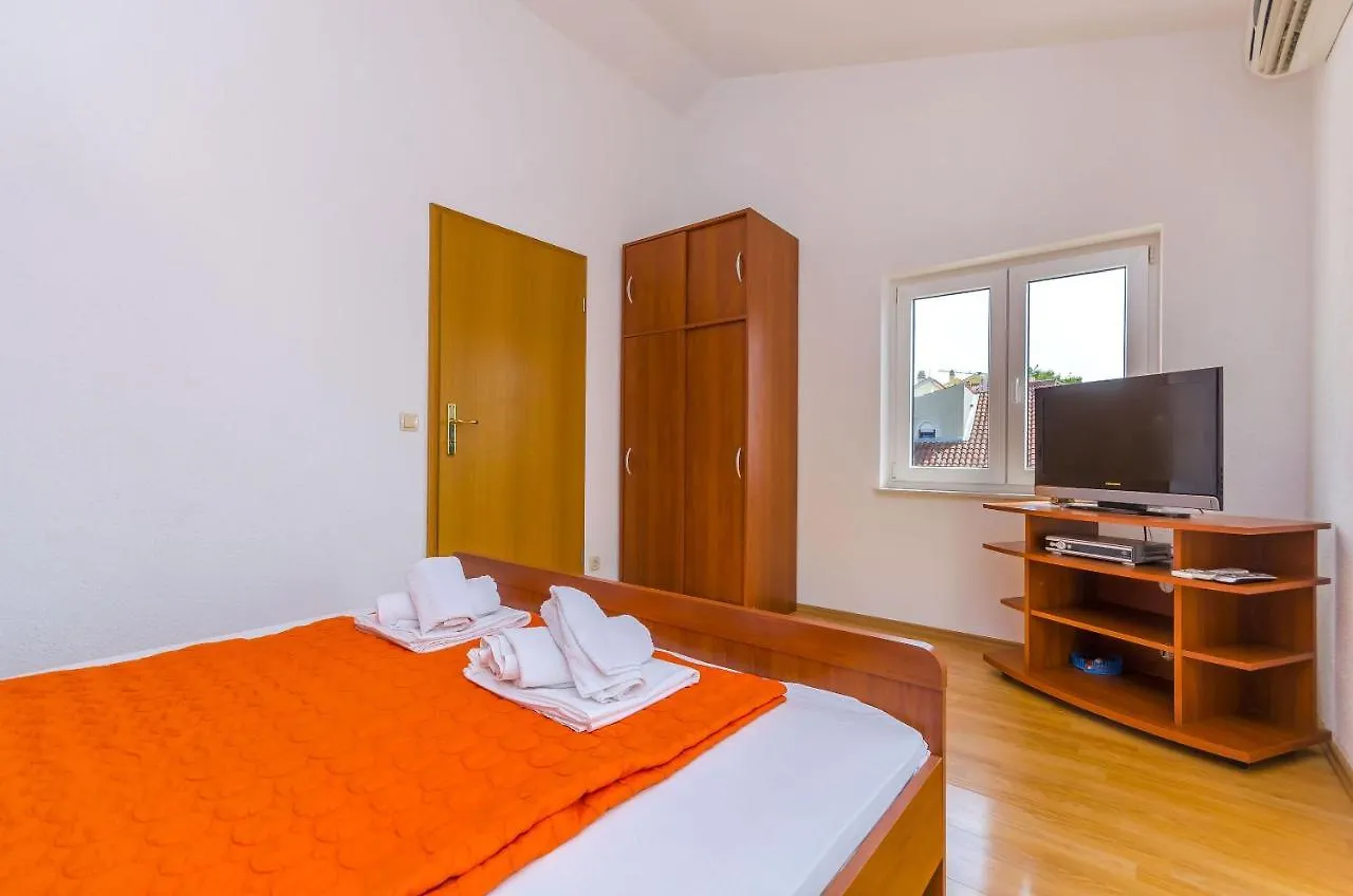 Apartments Tily Trogir 0*,  Kroatien