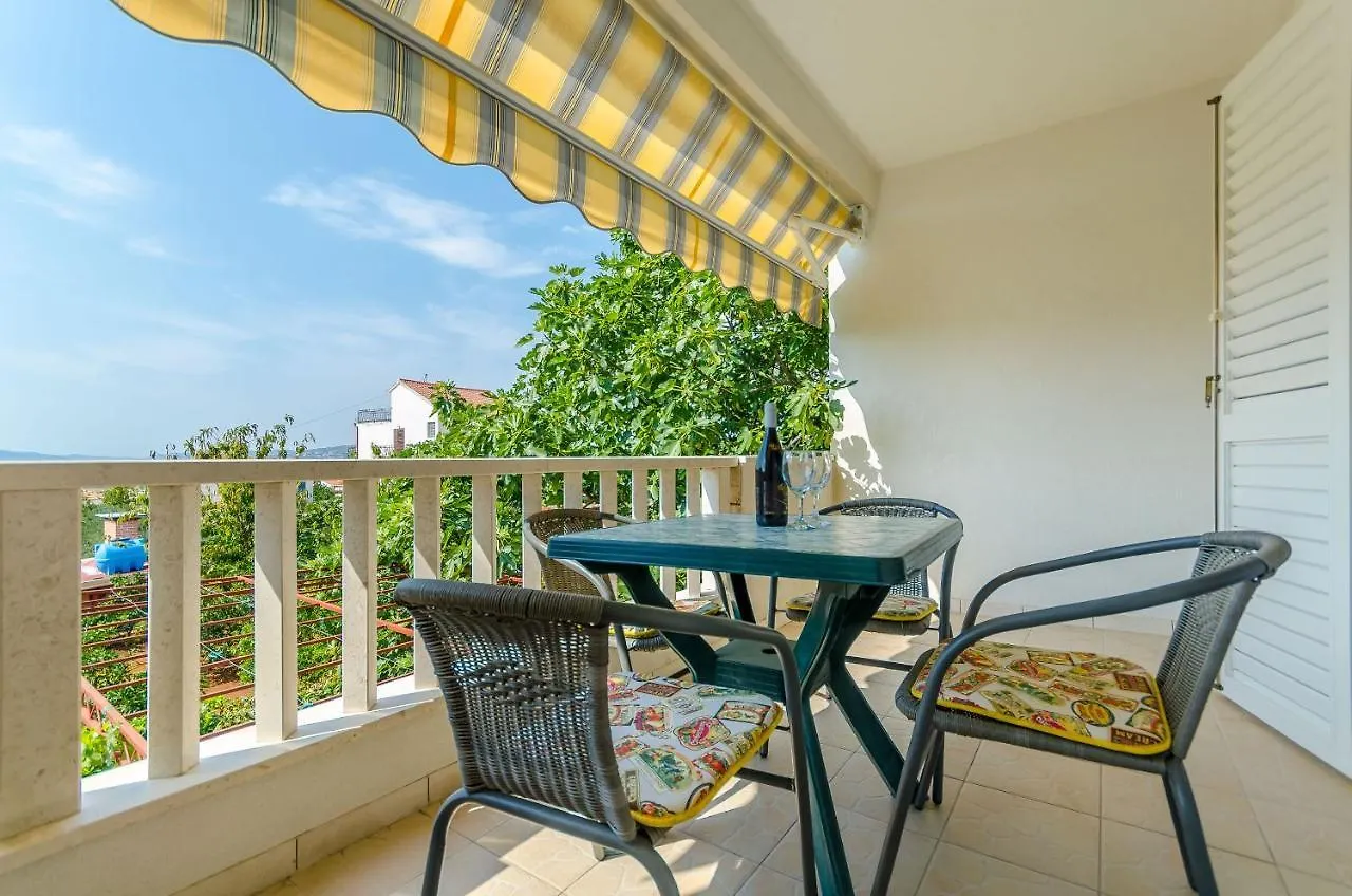 Apartments Tily Trogir