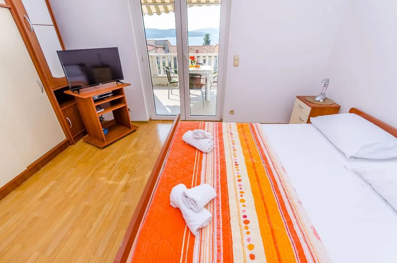 Apartments Tily Trogir