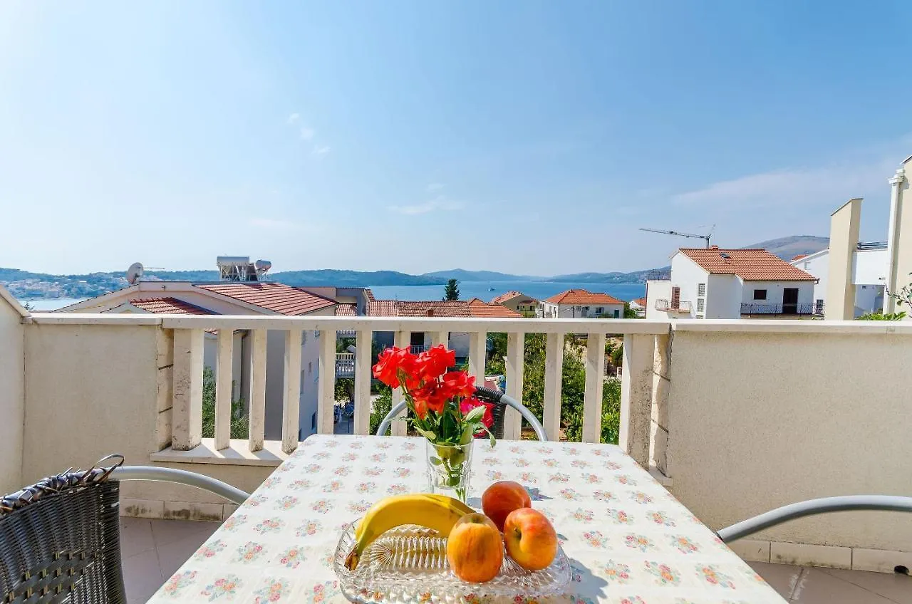 Apartments Tily Trogir
