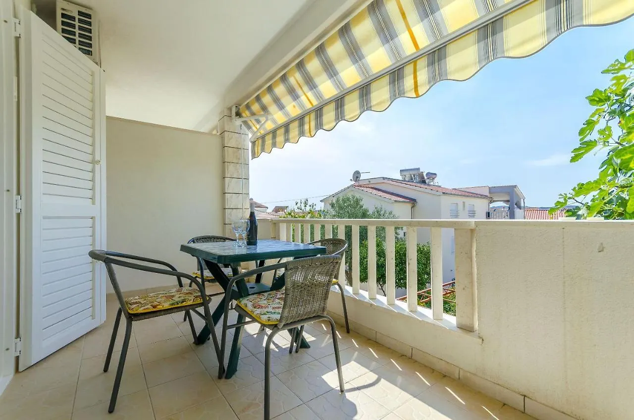 Apartments Tily Trogir
