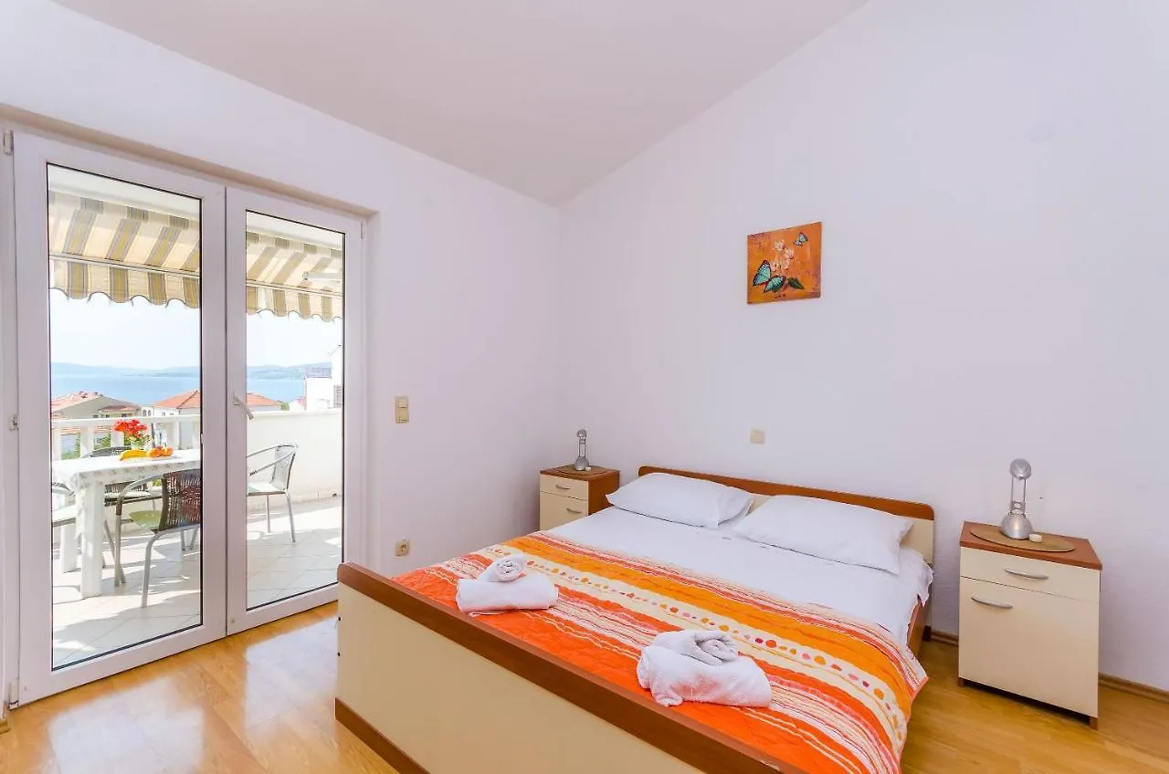 Apartments Tily Trogir