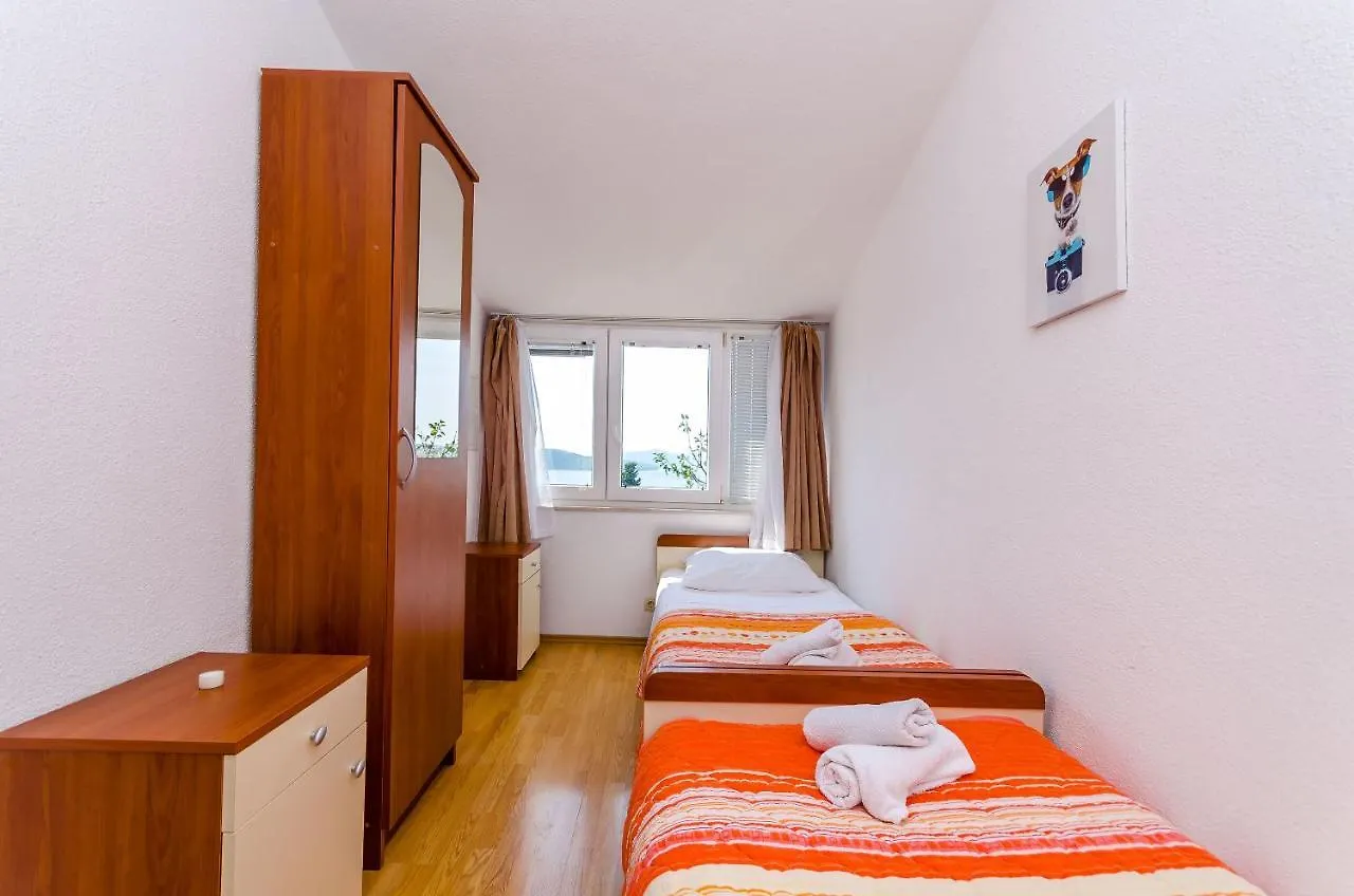 Apartments Tily Trogir 0*,  Kroatien