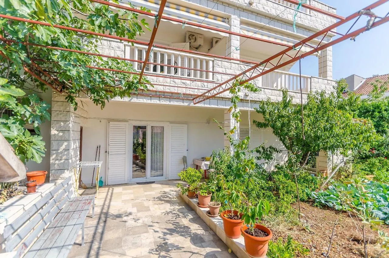 Apartments Tily Trogir