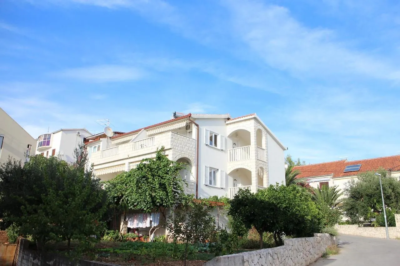 Apartments Tily Trogir 0*,  Kroatien